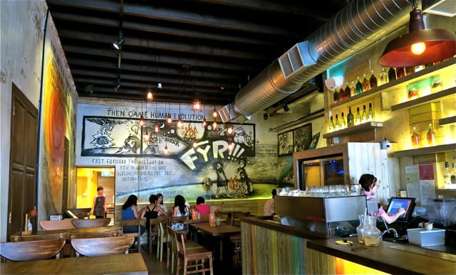 FYR Cycene ond Drinc Restaurant Singapore02