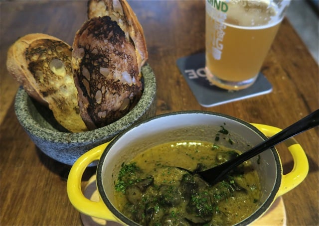 FYR Cycene ond Drinc Restaurant Singapore10