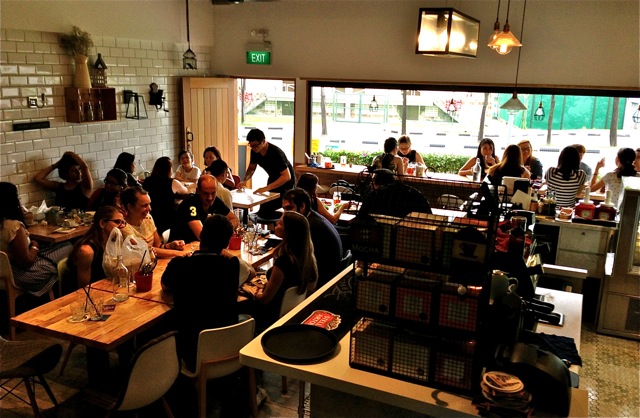 Lots Gourmet a cafe in Changi04