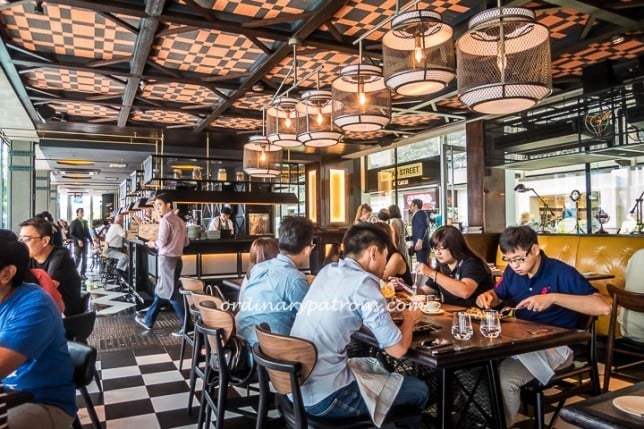 Bread Street Kitchen - Gordon Ramsay's Restaurant At Marina Bay Sands