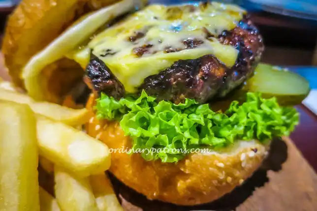 Kontiki - Cheese Burger