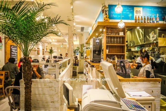 Eating in 88 Huit Huit Cafe Nagoya