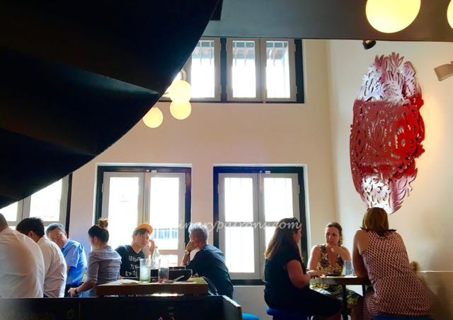 Ding Dong Singapore Restaurant - 1