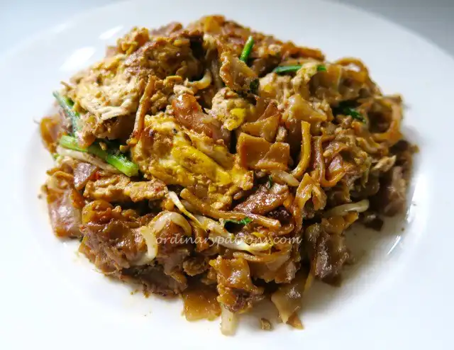 Guan Kee Fried Kway Teow at Ghim Moh Market