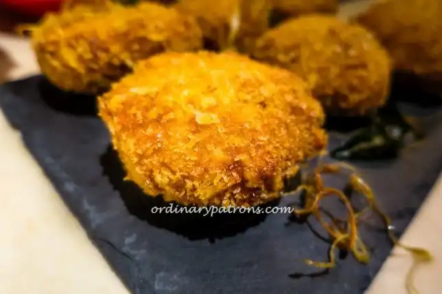 Beast & Butterflies Singapore Crab Cakes