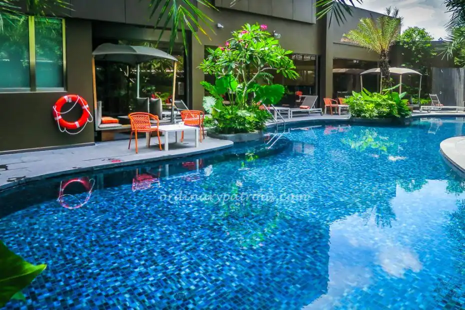 ibis Styles Singapore poolside