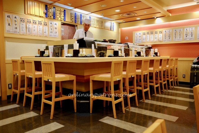 eating-in-tokyo-narita-airport-sushi-2