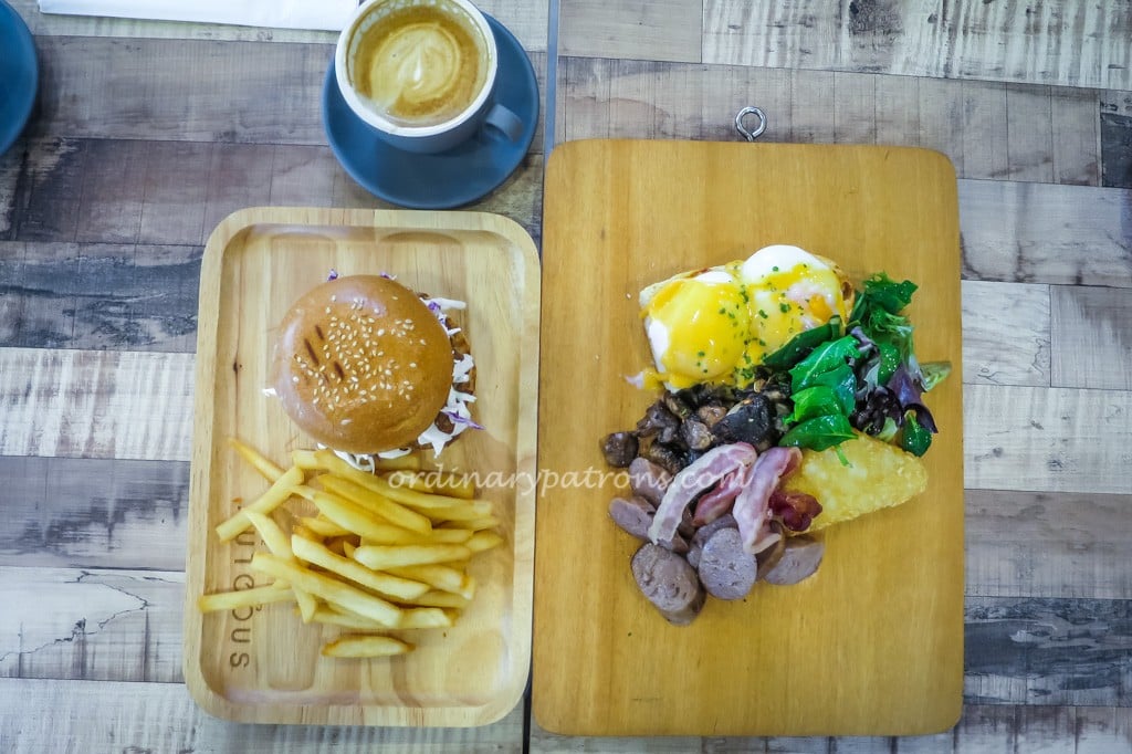 The Autobus Pulled Pork Burger and Full Breakfast