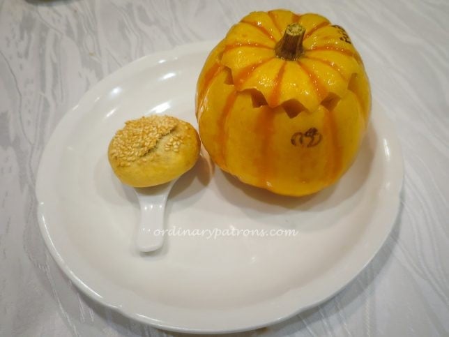 Chilled Mango Coulis and Hashima at Xin Cuisine