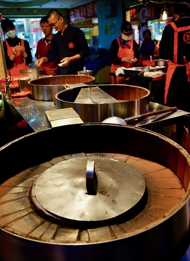 Raohe Street Market Black Pepper Buns -the ovens