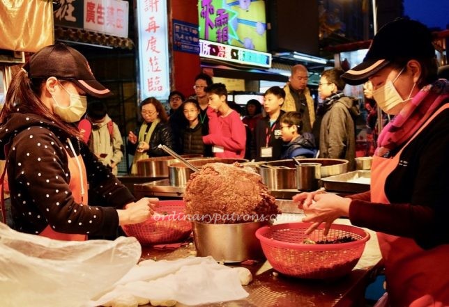 Raohe Street Market Black Pepper Buns