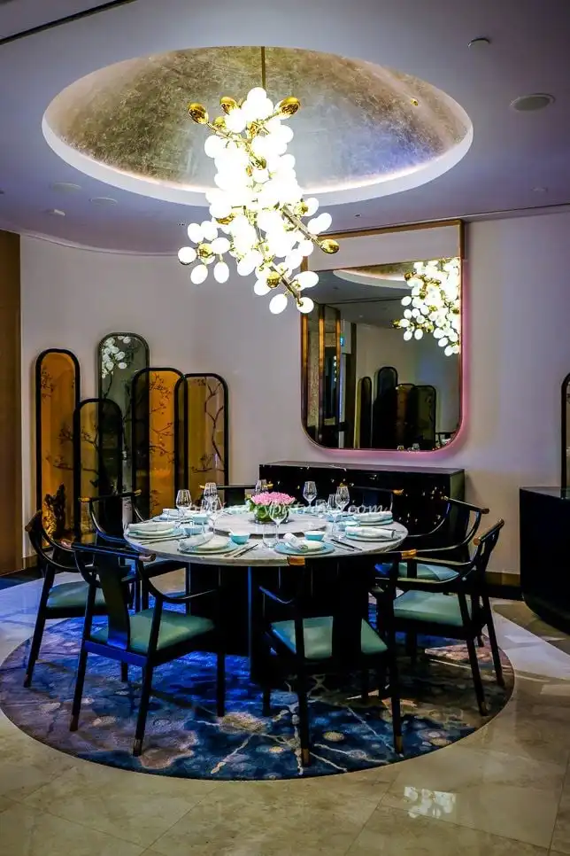 yì by Jereme Leung Raffles Hotel