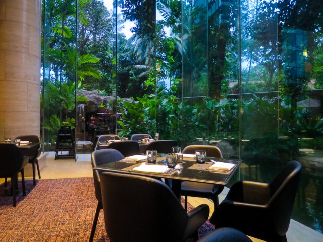 Dining Room - Sheraton Towers