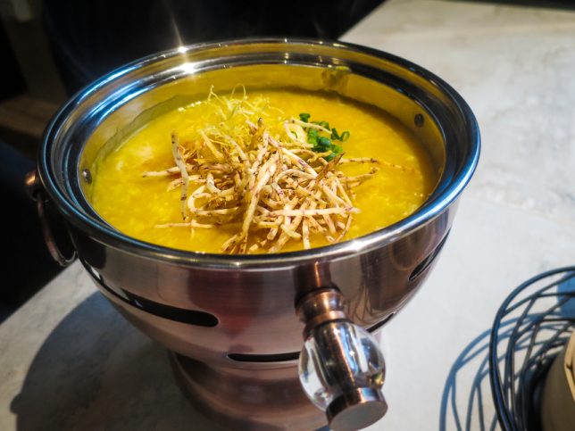 Mimi Restaurant Pumpkin Seafood Comgee