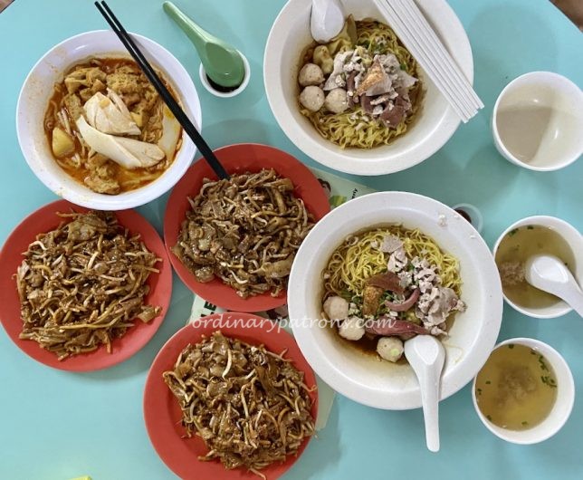 Outram Park Fried Kway Teow, Tai Wah Pork Noodle,   Ah Heng Curry Chicken Bee Hoon Mee, Singapore Michelin Guide Food at Hong Lim Food Centre