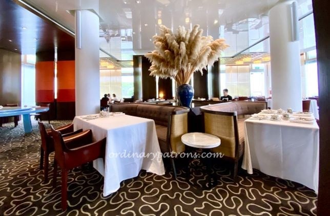 Romantic Michelin Star Restaurant Lunch in Singapore