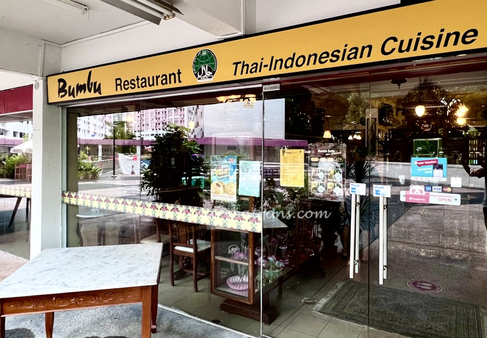 Bumbu Restaurant - Thai-Indonesian Food With Antiques At Farrer Road ...