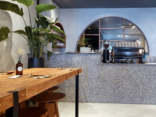 Mondays cafe - interior