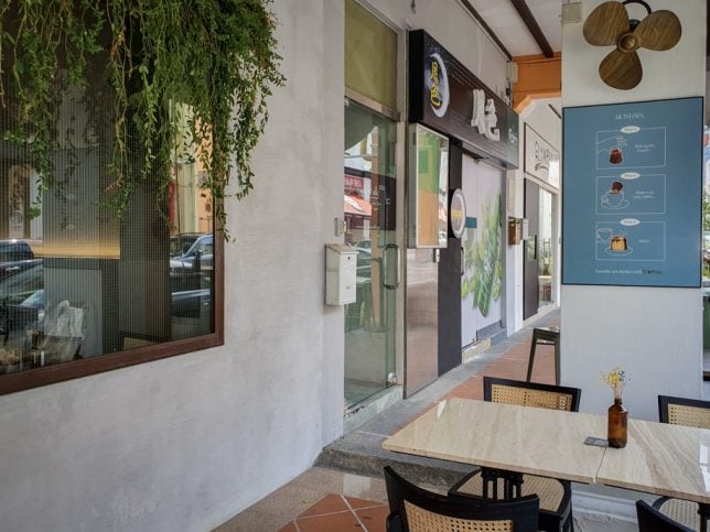 Mondays cafe - exterior