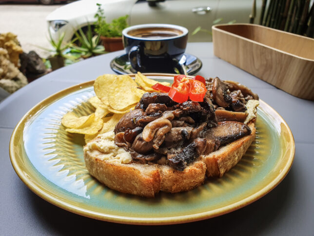 Beastly Girls Sandwich Bar