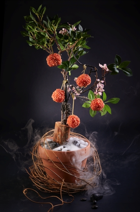 Peony-Jades-Signature-Artistry-Litchi-Bonsai-Shrimps-Paste-Fritter-filled-with-Avocado-Lychee-coated-with-Dragon-Fruits-Crunch