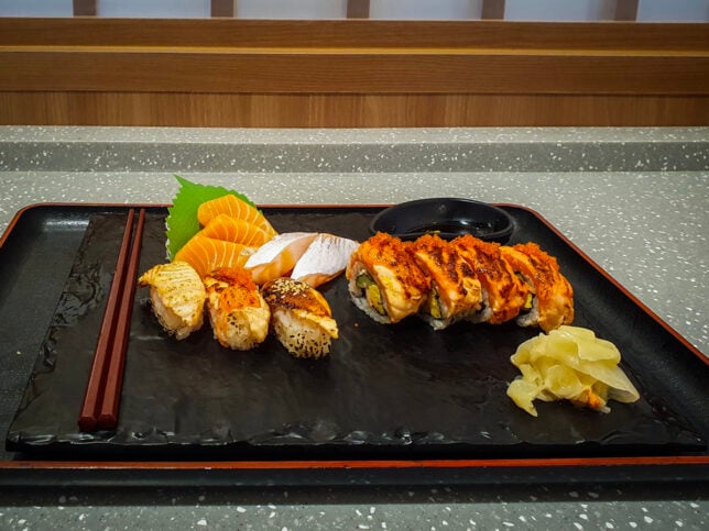 Sen Sen sushi & sashimi set 