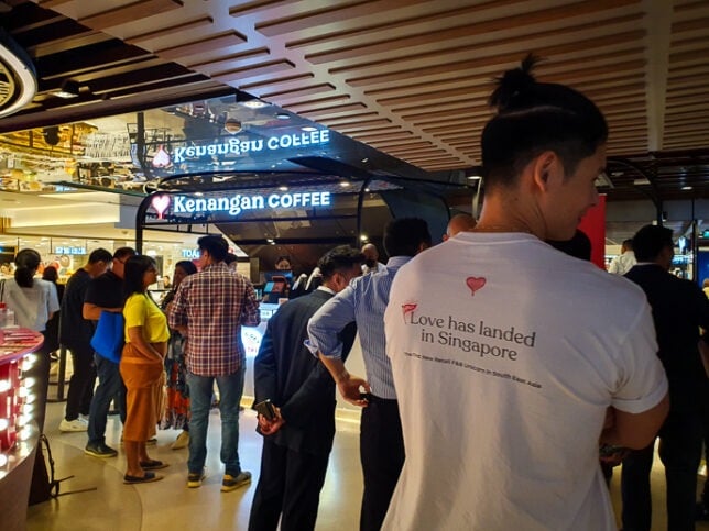 Kenangan Coffee cafe at Raffles City