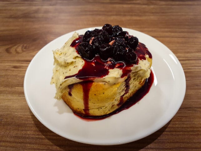 cinnamon roll at Trehaus cafe Singapore