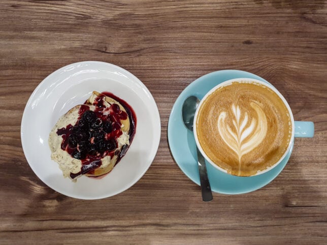 cinnamon roll and coffee at Trehaus cafe 
