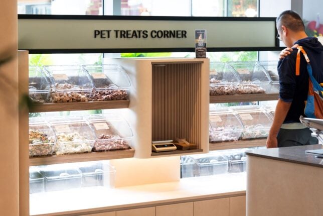 pet treat scorner 