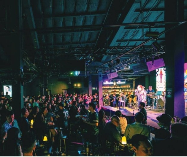 Simply Retro by Tin Box at CQ