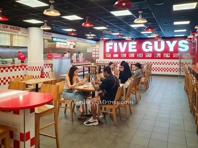Five Guys Singapore Ion Orchard 