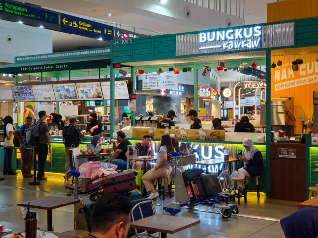 BUNGKUS KAW KAW at KLIA2