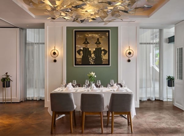 FLUTES Restaurant Midtown House