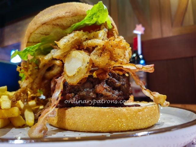 Astons' "I eat Super Burger" 