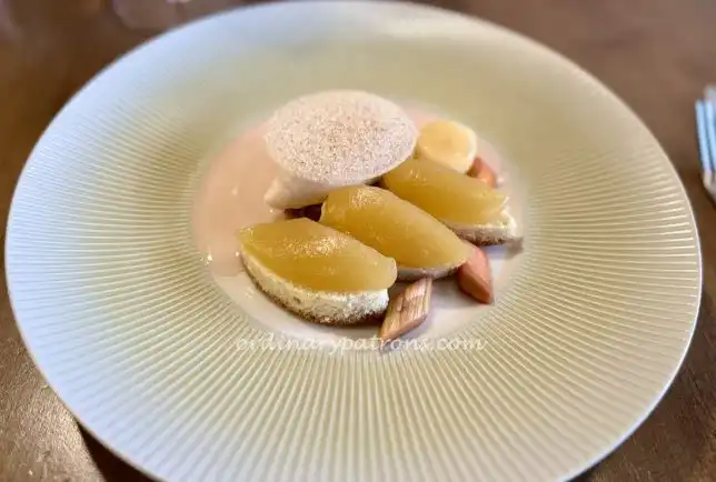 Desserts at Tomy & Co