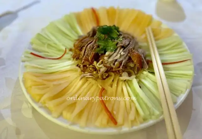 Beng Thin duck salad 