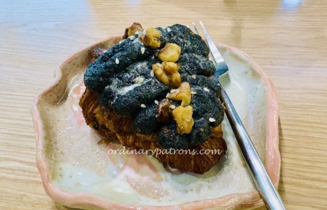 black sesame croissant 