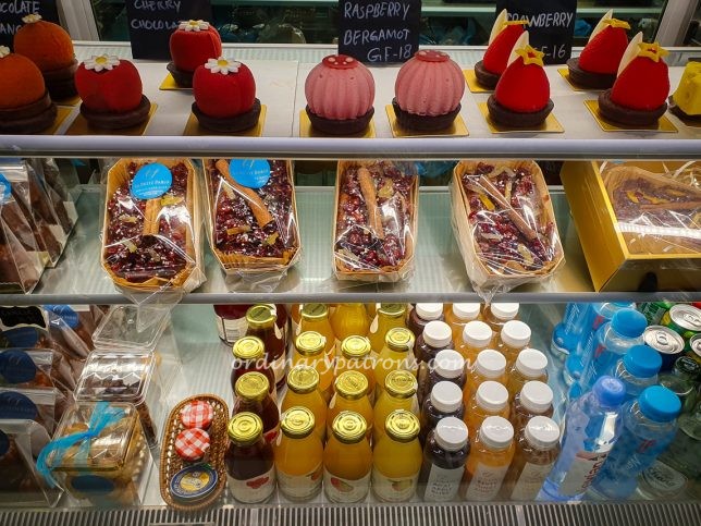 Le Petit Paris in Opera Estate - pastries 