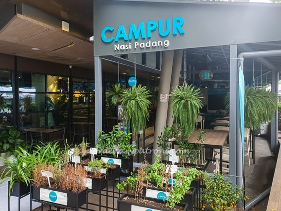 Campur Nasi Padang at Wisma Geylang Serai