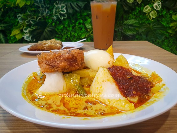 Lontong at Campur