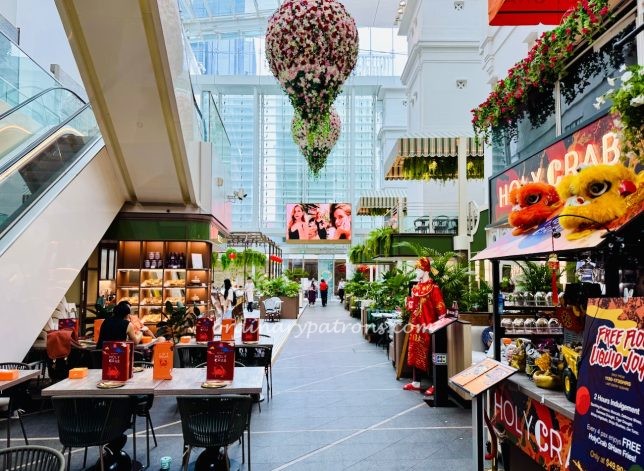 Capitol Bistro. Bar. Patisserie  Kempinski Hotel Singapore