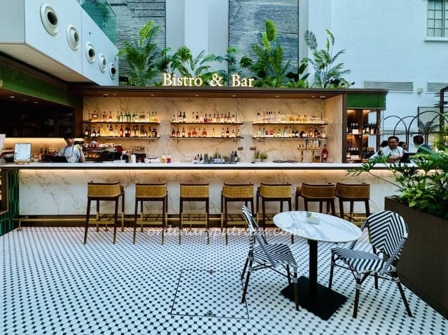 Capitol Bistro. Bar. Patisserie review