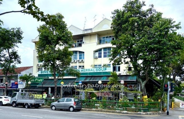 Seng Kee Black Chicken Herbal Soup
