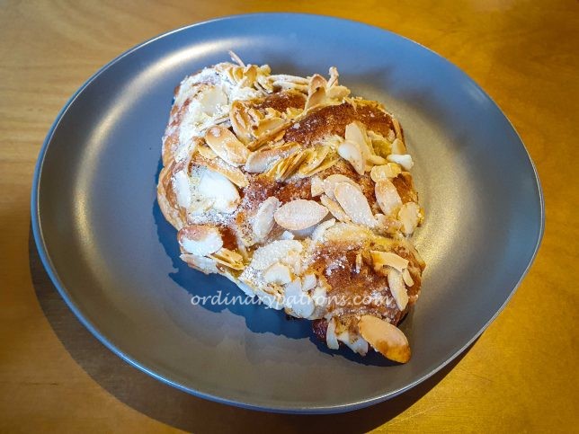 almond croissant