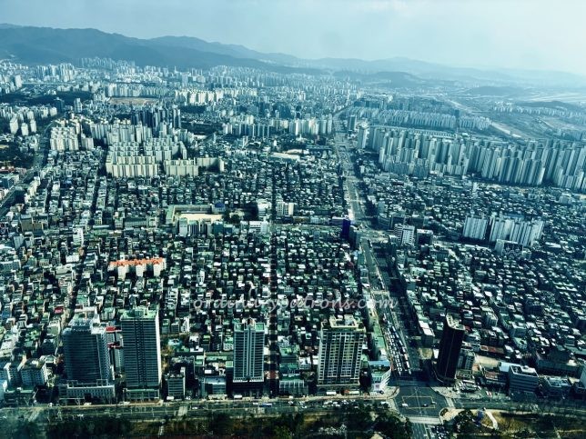 View from Bicena Seoul Michelin Star Restaurant in Lotte World Tower