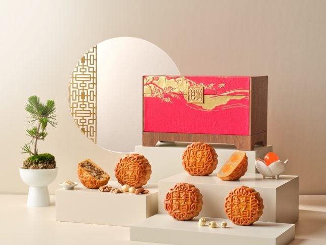 Li Bai Cantonese Restaurant Baked Mooncakes - Double Yolk, Single Yolk, Mixed Nuts, and Macadamia Nuts