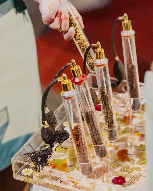 Perfume tea Experience