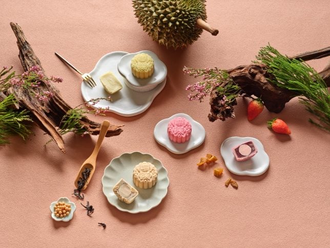 Carlton Hotel Singapore Mid Autumn Festival 2025 Snowskin Mooncakes