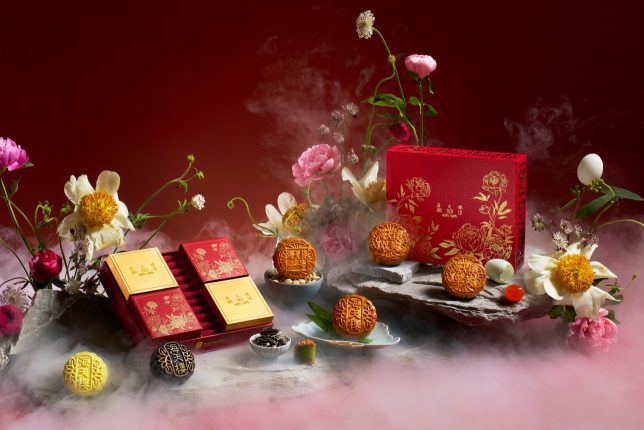 Hai Tien Lo (海天楼) Traditional Baked Mooncakes and Snow Skin Mooncakes